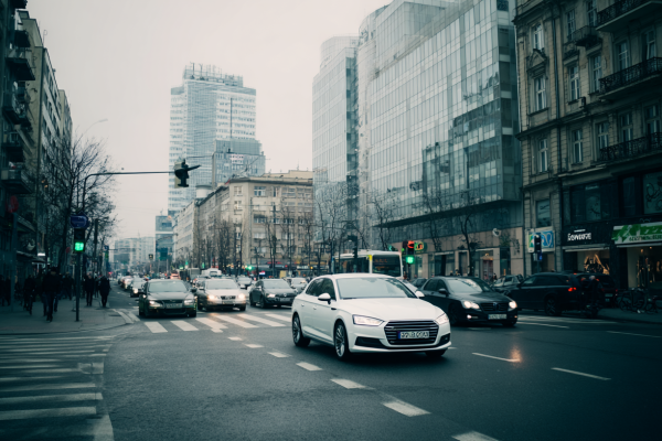 qwwrty5251_European_city_street_scene_in_Warsaw_Poland_realis_78def588-1066-4618-b4a5-2e70d4d607d9_3